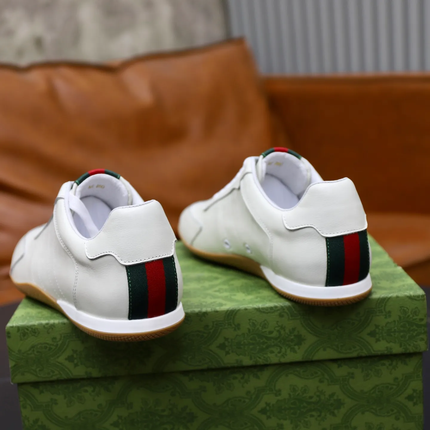 Ex-factory price: 462💰🙅‍♂️🙅‍♂️🙅‍♂️ Brand: Gucci GUCCi Standard code: 38-44 (45 customized) Grade: Same as the official website Material: Original cowhide surface Comfortable and breathable pigskin lining Lightweight and wear-resistant sports outsole Style category: Men's fashionable casual shoes Running sneakers Distinguished luxury brand elements Top luxury Color: actual picture color